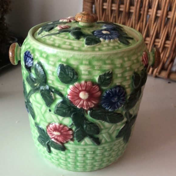 Vintage Ceramic Biscuit or Cookie Jar - Picture 2 of 9